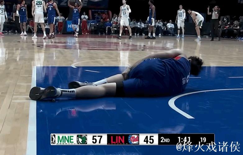 崔永熙因伤提前退场 离场前得到2分4篮板3助攻 崔永熙因伤提前退场 离场前得到2分4篮板3助攻