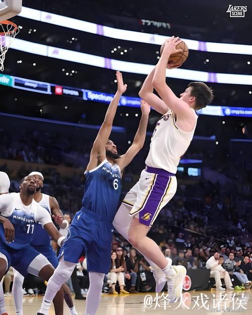 詹姆斯10分浓眉12+11 湖人负森林狼近7场仅2胜